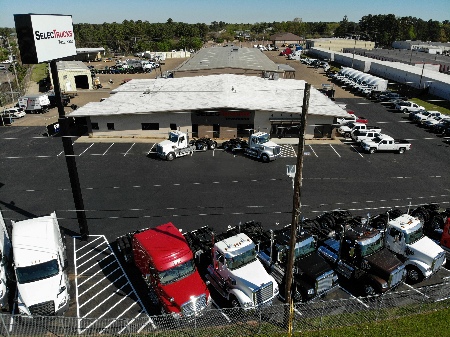 SelecTrucks of Texarkana